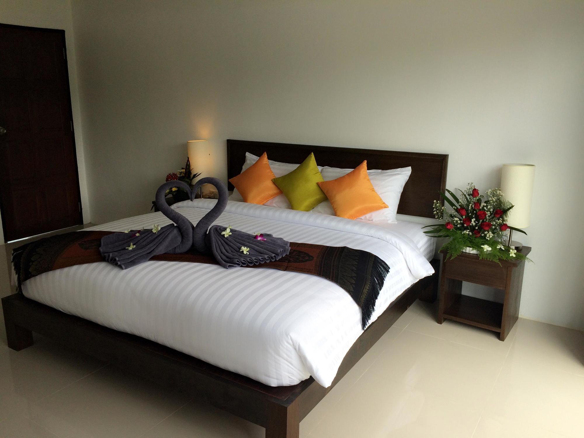 The Seashore Kamala Service Apartment Екстер'єр фото